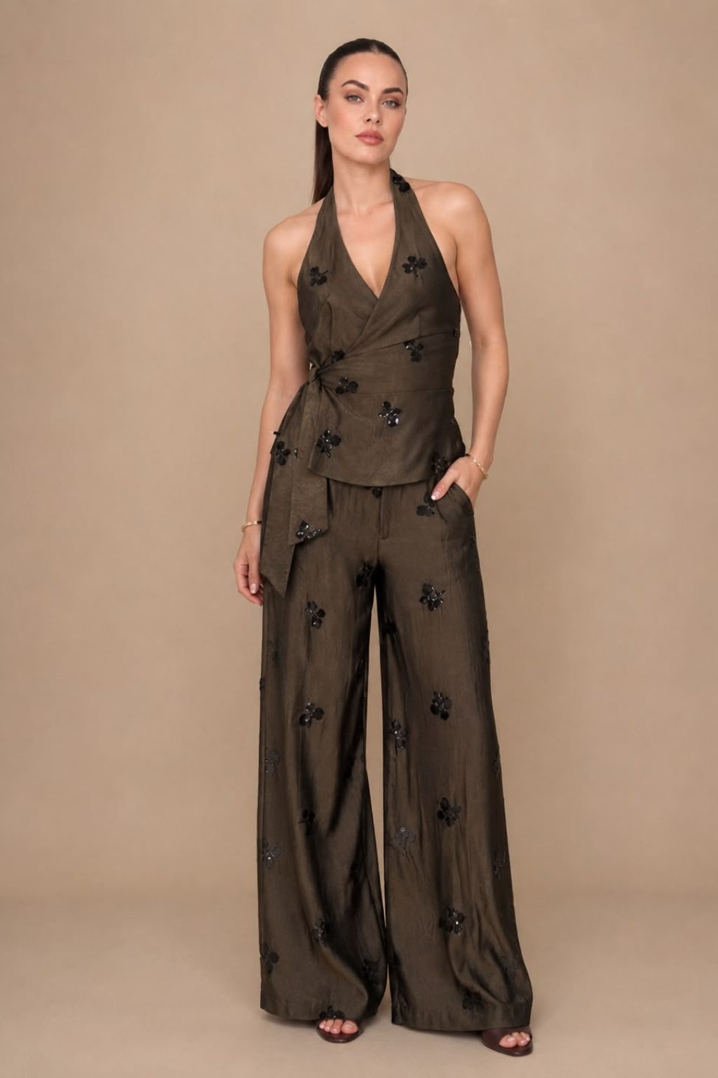Conjunto Pantalona e Blusa Halter Bordado Luxo Alessia
