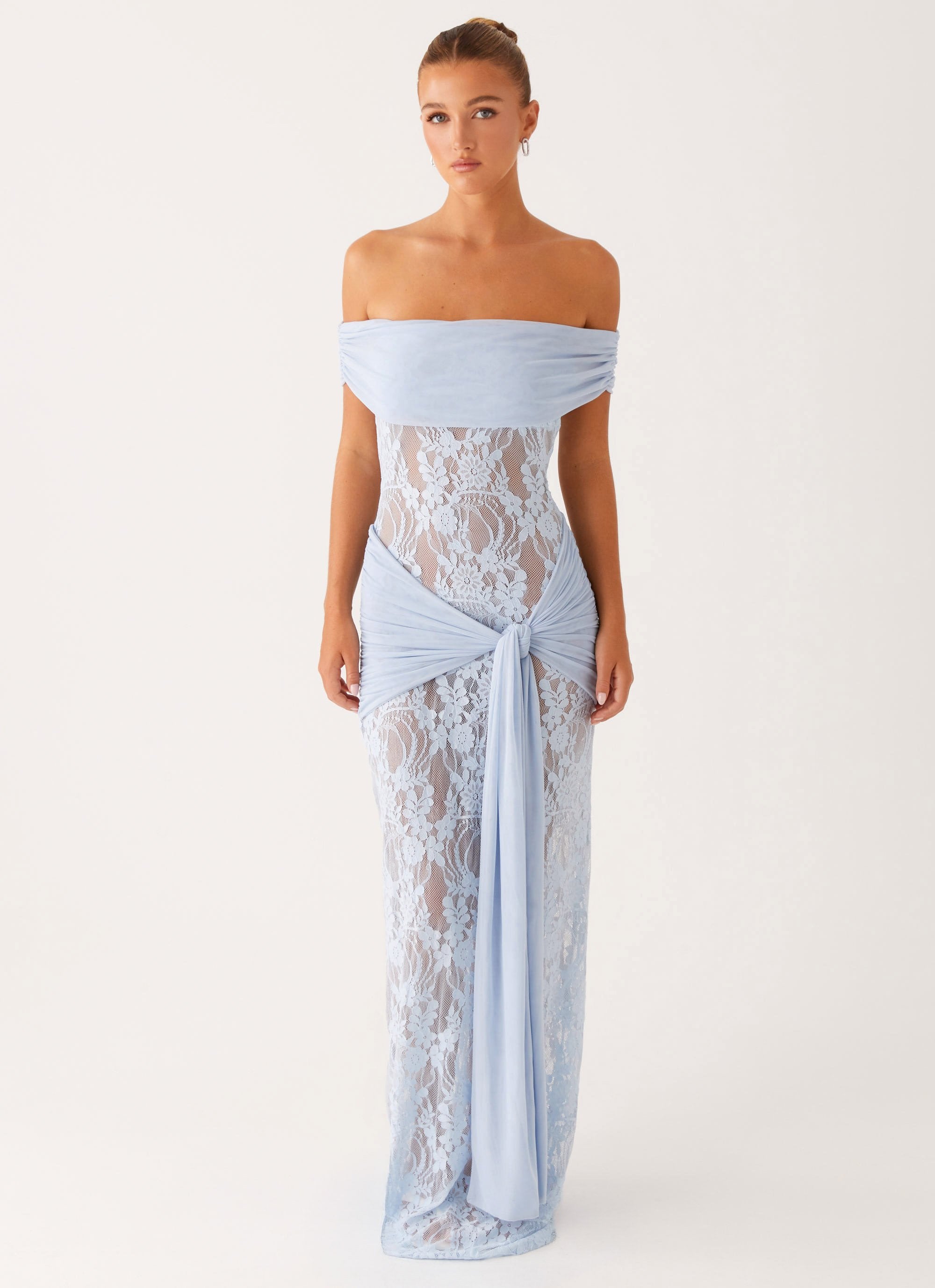 Vestido Ombro a Ombro Rendado Com Detalhe Pendurado Gracie