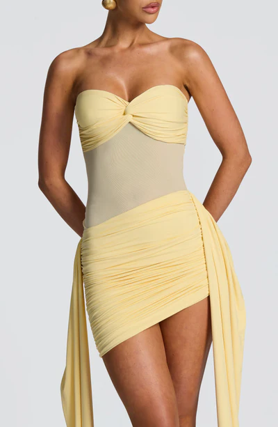 Vestido Curto Sem Alças Detalhe Assimétrico Pendurado Fiorella