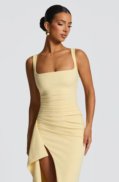 Vestido Longo com Fenda Katana