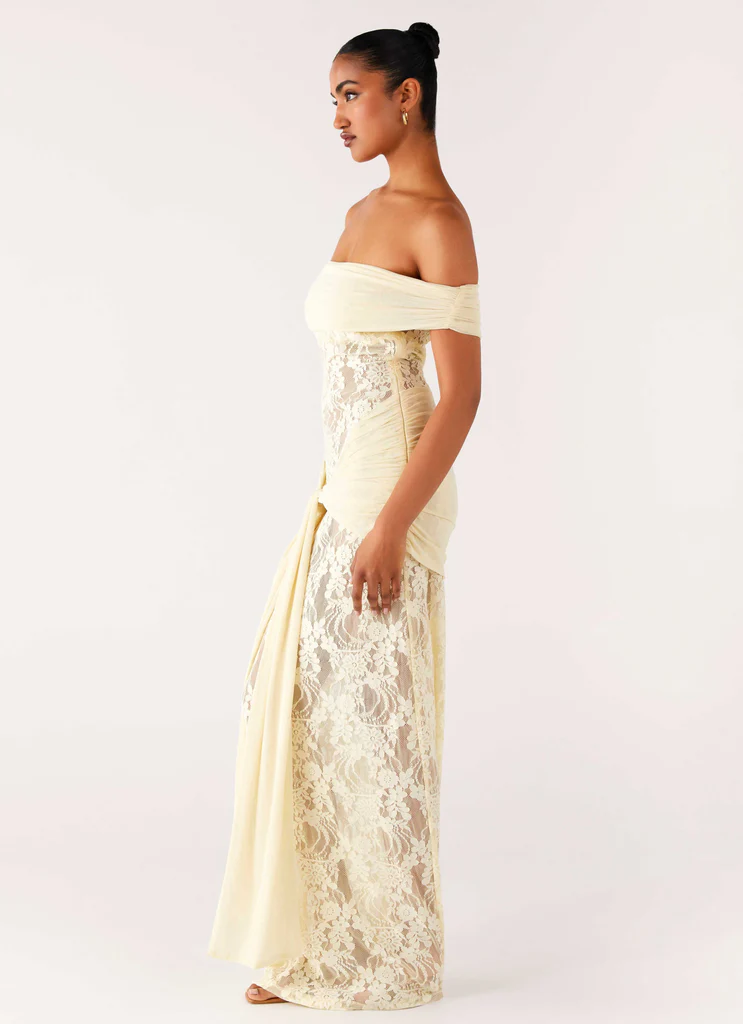 Vestido Ombro a Ombro Rendado Com Detalhe Pendurado Gracie