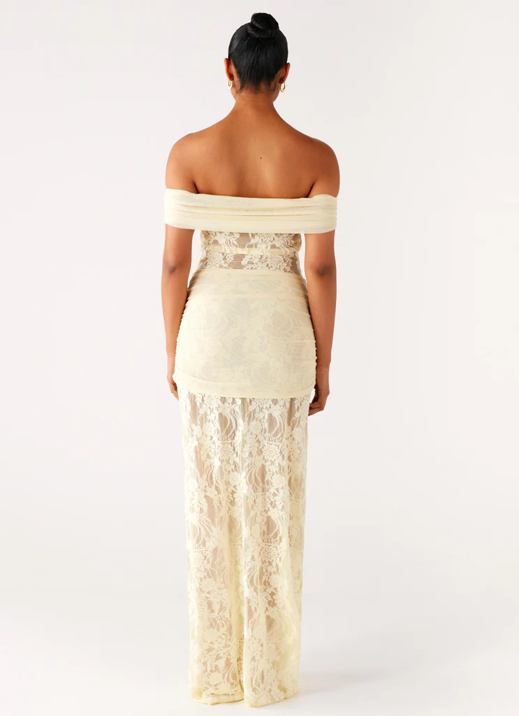Vestido Ombro a Ombro Rendado Com Detalhe Pendurado Gracie